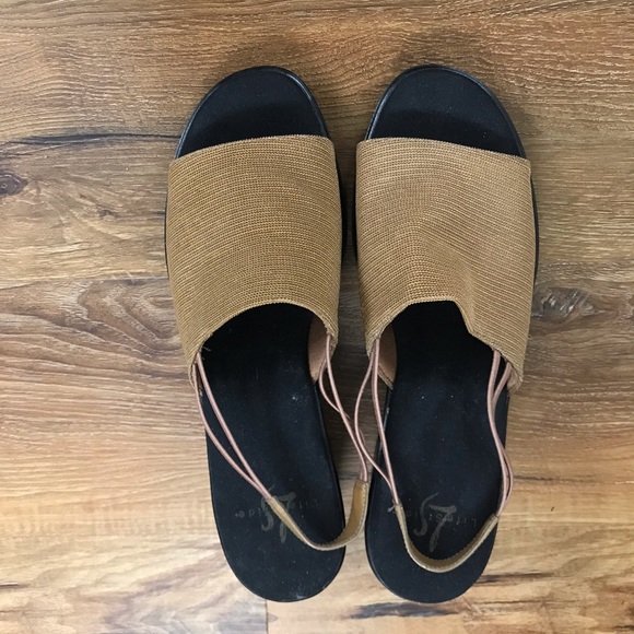 NWT Life Stride slingback block heel sandals 9 - Picture 6 of 8